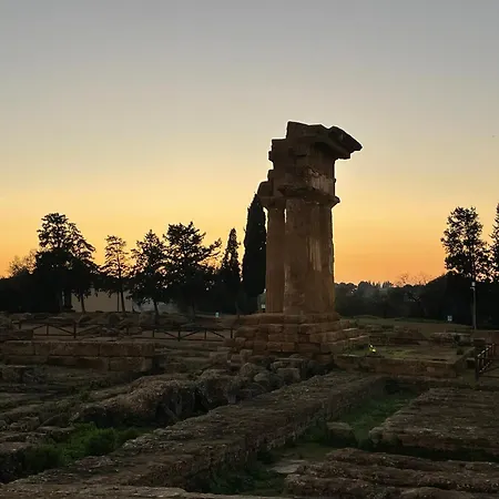 Nella Valle Dei Templi E Al Mare Villaggio Mose (Sicily)